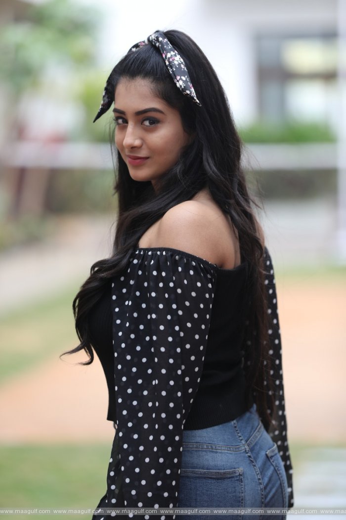 వరుస సినిమాలతో హీరోయిన్ రాశి సింగ్ బిజీ బిజీ