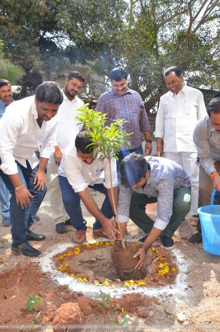 హరిత హారం కార్యక్రమంలో పాల్గొన్న దర్శకుడు హరీష్ శంకర్,ఎమ్మెల్యే క్రాంతి కిరణ్