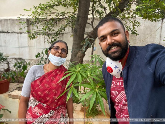 9 గ్రీన్ ఇండియా ఛాలెంజ్ ను స్వీకరించి తన తల్లి గీతా భాస్కర్ తో కలిసి మొక్కలు నాటిన తరుణ్ భాస్కర్