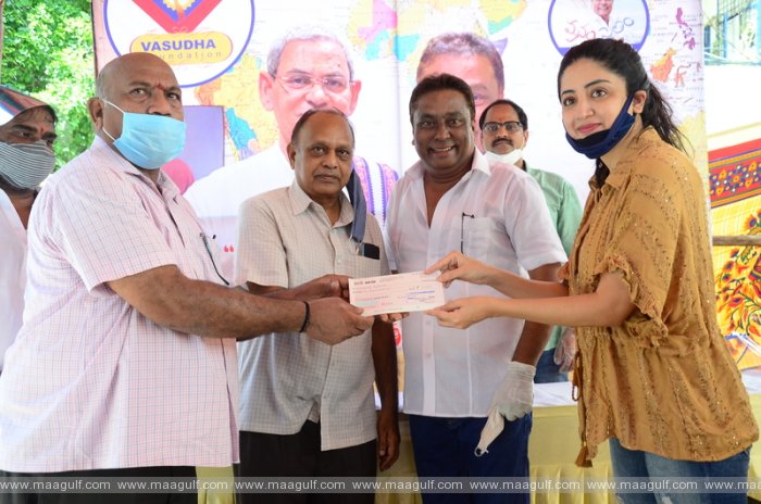 9 వసుధ ఫౌండేషన్ సౌజన్యంతో \'మనం సైతం\' భారీ వితరణ!!