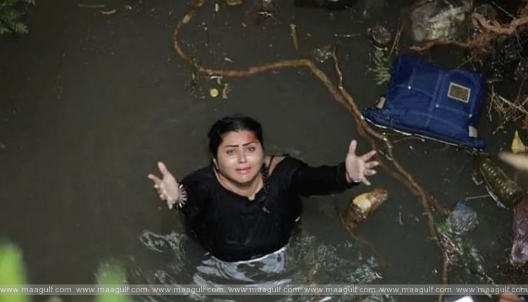 ప్రమాదవశాత్తు బావిలో పడిన నమిత