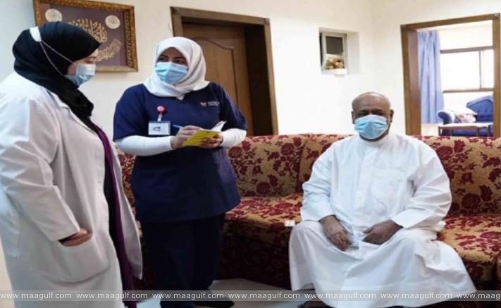 వృద్ధులకు ఇంటి దగ్గరే వ్యాక్సిన్...బహ్రెయిన్లో మొబైల్ టీమ్స్ ఏర్పాటు