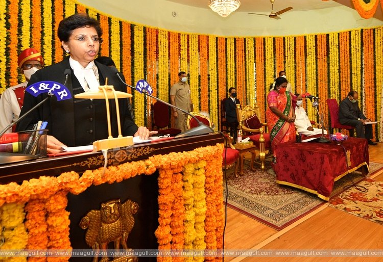 1 తెలంగాణ హైకోర్ట్ చీఫ్ జస్టిస్గా హిమా కోహ్లీ ప్రమాణ స్వీకారం