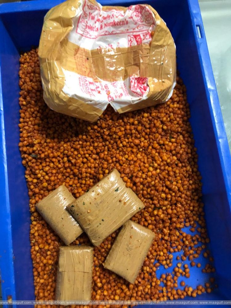 శంషాబాద్‌ ఎయిర్‌పోర్టులో భారీగా విదేశీ కరెన్సీ పట్టివేత