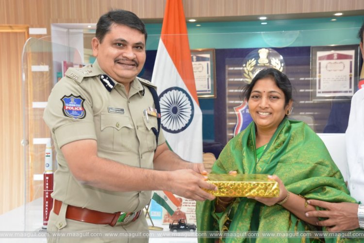 రాచకొండ సీపీని కలిసిన మహిళా కమిషన్‌ సభ్యురాలు ఉమాదేవి