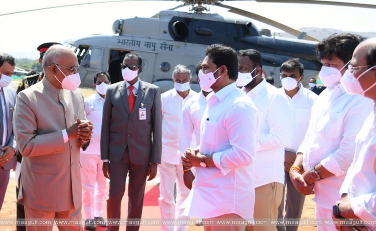రేణిగుంట విమానాశ్రయంలో రాష్ట్రపతి రామ్‌నాధ్‌ కోవింద్ కి ఘనస్వాగతం