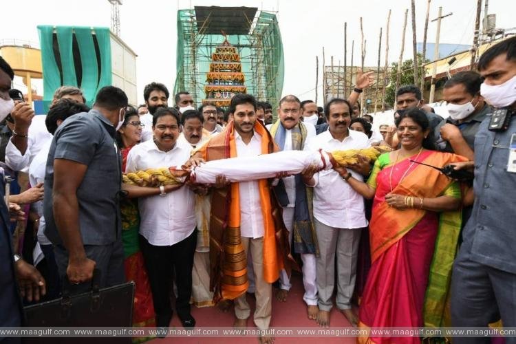 అంతర్వేది నరసింహస్వామి నూతన రథాన్ని ప్రారంభించిన జగన్‌ మోహన్ రెడ్డి