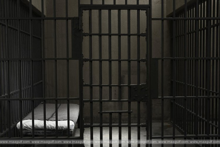 మస్కట్:ఆన్ లైన్ మోసాలకు పాల్పడితే జరిమానాతో పాటు 3 ఏళ్ల జైలు శిక్ష