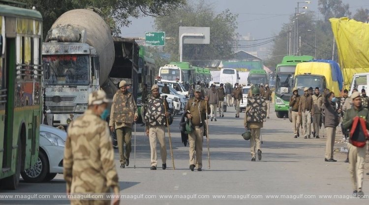 1 ఢిల్లీ:భారీగా బలగాల మోహరింపు