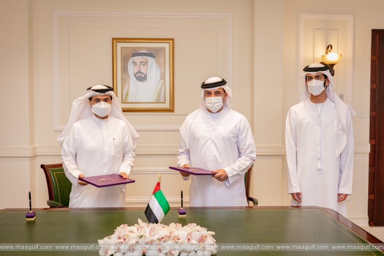 20 Sharjah Public Library and Sharjah Airport Authority launch first-of-its-kind e-book network for travellers