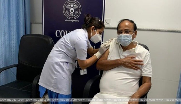 కరోనా టీకా రెండో డోసు తీసుకున్న ఉపరాష్ట్రపతి