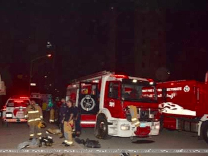 ప్రమాదకర మెటీరియల్ తీసుకెళ్తున్న ట్రక్ బోల్తా