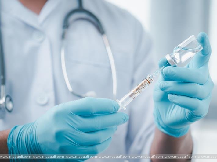 క్రిటిక‌ల్ కోవిడ్ కేసుల్లో వ్యాక్సిన్ తీసుకోని ప్ర‌వాసీయులే ఎక్కువ