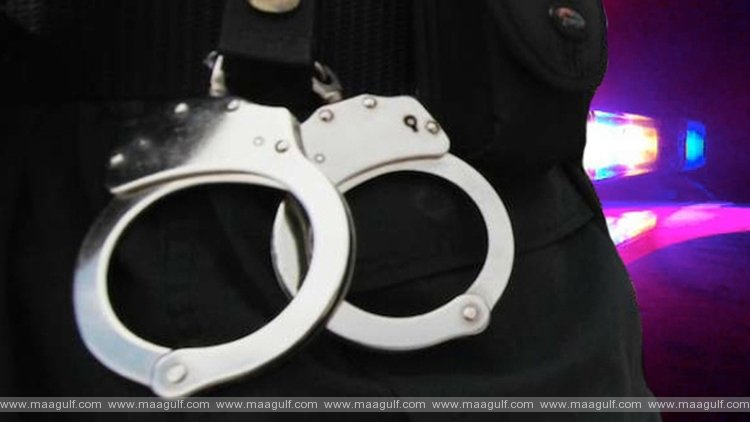 అసభ్యకరమైన ప్రవర్తన: 10 మందికి పైగా వలసదారుల అరెస్ట్