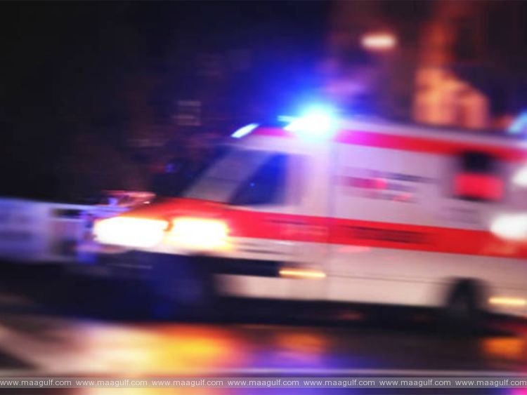 ఆంబులెన్స్ నుంచి మొబైల్ ఫోన్ చోరీ..ఇద్ద‌రు అరెస్ట్