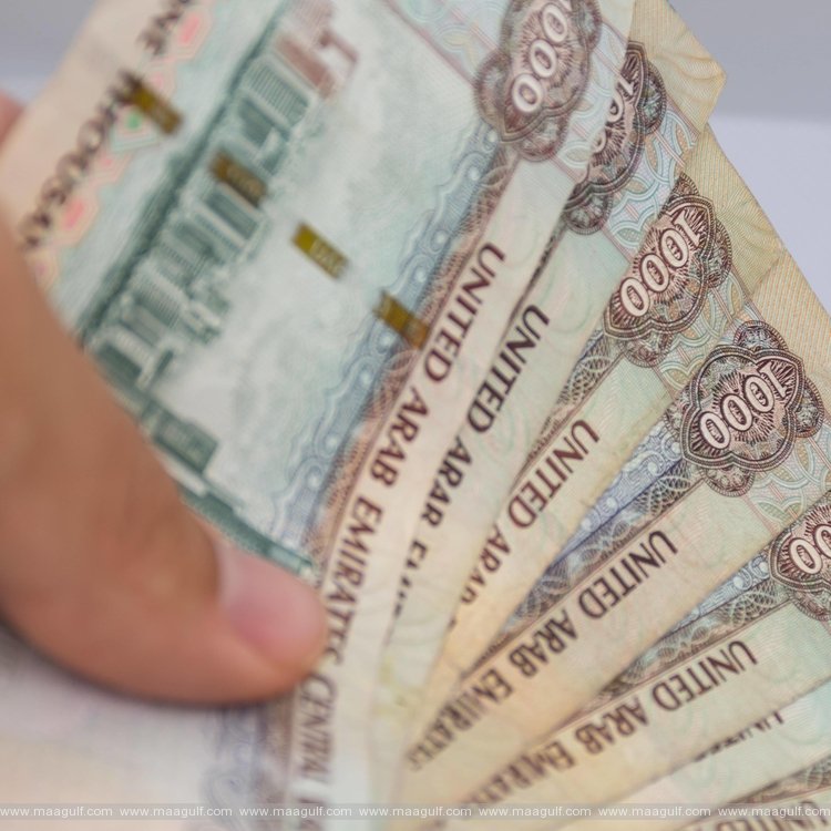 ప్లాస్టిక్ బ్యాగ్ లో Dh1m డబ్బుతో సైకిల్ ప్ర‌యాణం..ఆ త‌ర్వాత ఏం జ‌రిగింది?