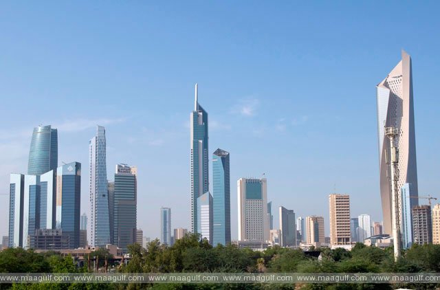 వ‌ర్క్ ప‌ర్మిట్ వ‌చ్చిన ఏడాదికి కార్మికుల బ‌దిలీకి కువైట్ గ్రీన్ సిగ్న‌ల్‌