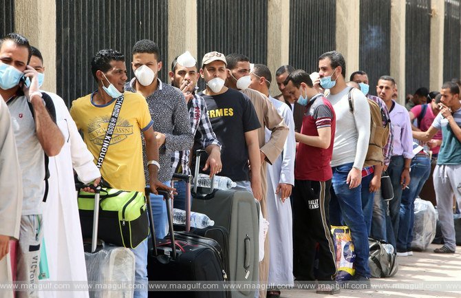 వ్యాక్సినేషన్ పొందినవారికి దేశంలోకి అనుమతించే విషయమై చర్చ