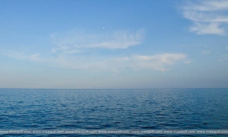 కోస్ట్ గార్డ్ పాట్రోలింగ్ బోటును ఢీ కొట్టిన పడవ..ముగ్గురు మృతి