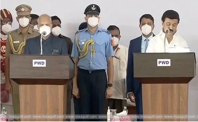 తమిళనాడు ముఖ్యమంత్రిగా స్టాలిన్ ప్రమాణ స్వీకారం...!