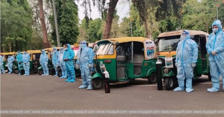 అంబులెన్స్ లుగా మారిన ఆటోలు...