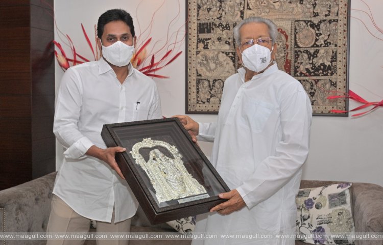 గవర్నర్ తో ఏపీ సిఎం జగన్ భేటీ