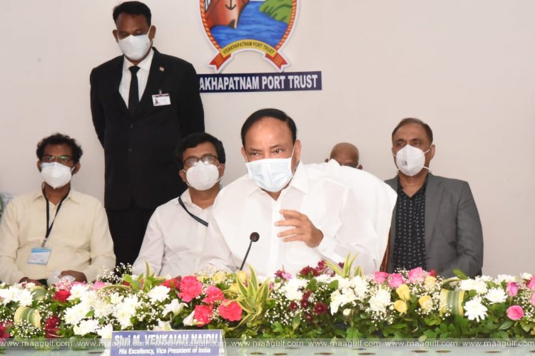నౌకాయాన రంగంలో దేశాన్ని అగ్రగామిగా నిలపాలి: ఉపరాష్ట్రపతి