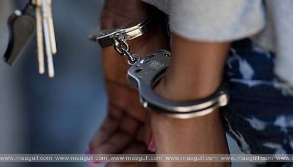 బ్యాంక్ నుంచి వస్తున్న మహిళ దగ్గర దోపిడి..ముగ్గురు అరెస్ట్