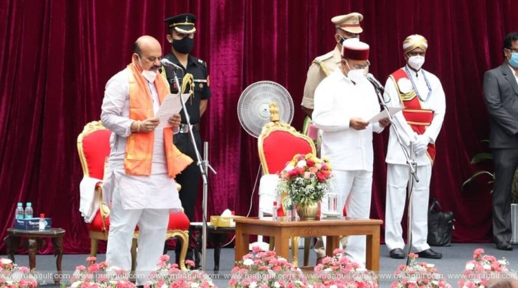 సీఎంగా ప్రమాణ స్వీకారం చేసిన బసవరాజ్ బొమ్మై