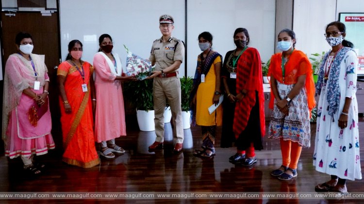 ఏపీ డిజిపి గౌతం సవాంగ్ ను కలిసి కృతజ్ఞతలు తెలిపిన మహిళా పోలీసులు