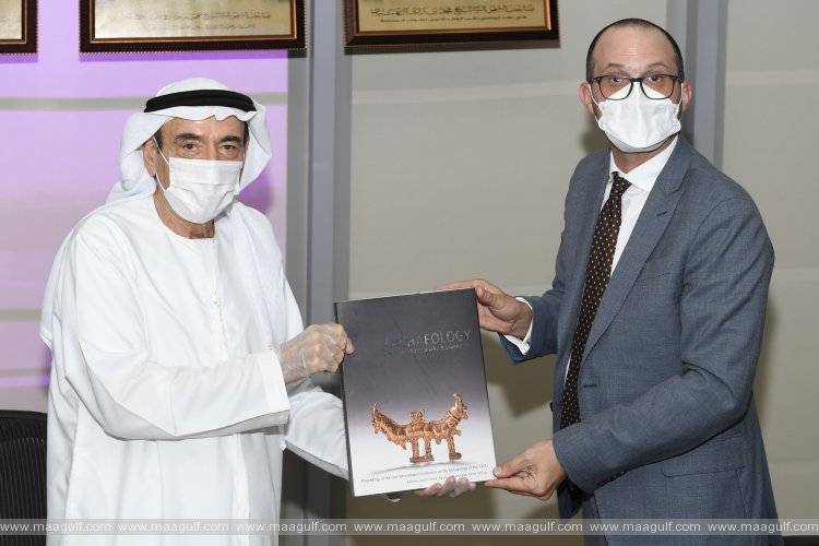 Louvre Abu Dhabi signs MoU with United Arab Emirates University