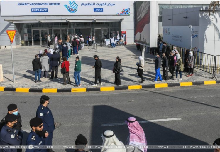 సెలవు రోజుల్లోనూ వ్యాక్సినేషన్ సెంటర్లు