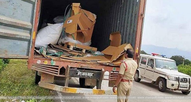 సెల్ ఫోన్ల కంటైనర్ హైజాక్..!