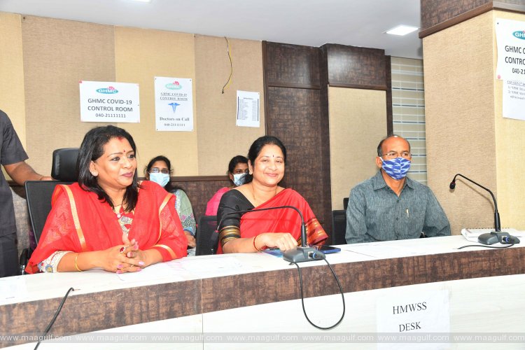 కురుస్తున్న భారీ వర్షాలకు ఆస్తి, ప్రాణ నష్టం జరగకుండా అధికారులు అప్రమత్తం: GHMC మేయర్