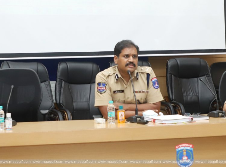 సమస్యలు ఉంటే సంప్రదించండి :సైబరాబాద్ సీపీ స్టీఫెన్ రవీంద్ర