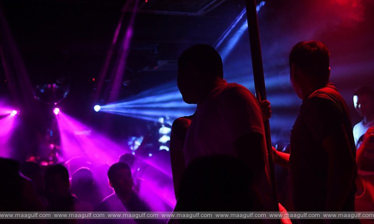 మైనర్ బాలికను వ్యభిచార కూపంలోకి నెట్టేందుకు యత్నించిన నలుగురికి మూడేళ్ళ జైలు