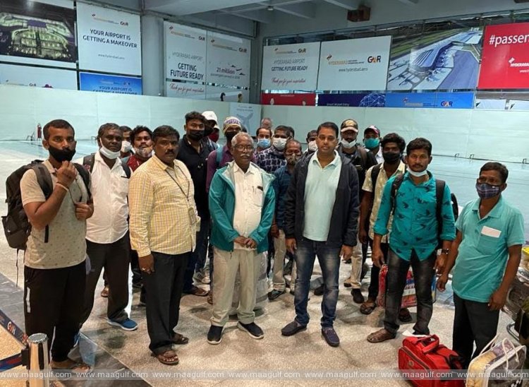 బహ్రెయిన్ నుండి హైదరాబాద్ చేరుకున్న కార్మికులు