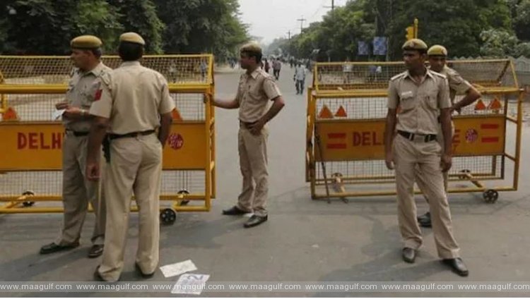 ఢిల్లీ కోర్టు ఆవరణలో కాల్పులు..ముగ్గురు దుర్మరణం
