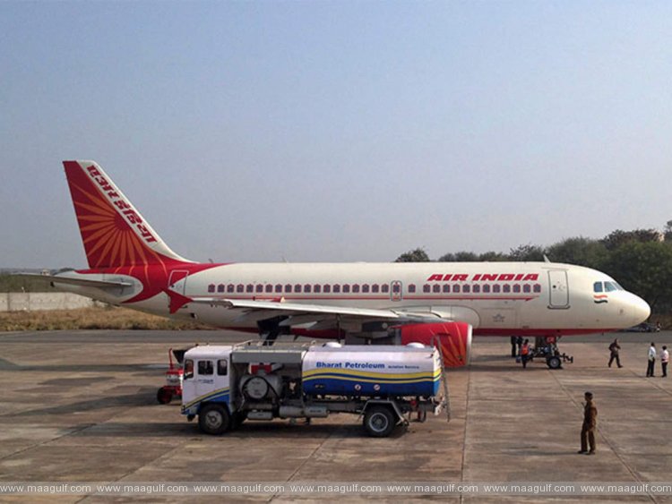 షార్జా కు బయల్దేరిన విమానం టేకాఫ్ కొద్దిసేపటికే రిటర్న్