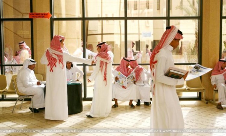 యూనివర్సిటీ స్టూడెంట్లకు అధికారిక డ్రెస్