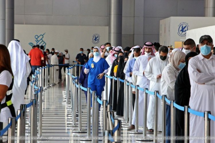 60 ఏండ్లకుపైబడ్డ వారికి వర్క్ పర్మిట్లు, ఇన్సూరెన్స్.. రెండ్రోజుల్లో నిర్ణయం..!