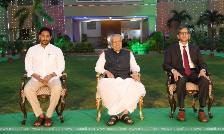 భారత ప్రధాన న్యాయమూర్తి జస్టిస్ ఎన్ వి రమణకు గవర్నర్ తేనీటి విందు