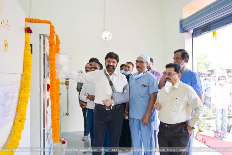 బసవతారకంలో ఆక్సిజన్‌ ఉత్పత్తి కేంద్రాన్ని ప్రారంభించిన బాలకృష్ణ