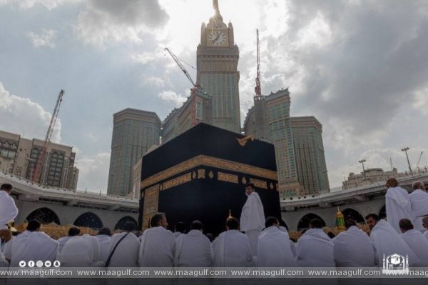 బ్లాక్ స్టోన్‌ను కిస్ చేసేందుకు అనుమతి లేదు: హజ్ మినిస్ట్రీ