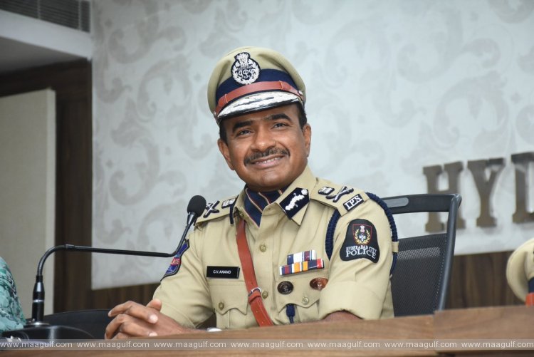న్యూ ఇయర్ పార్టీలకు హాజరయ్యేందుకు తప్పనిసరిగా రెండు డోస్‌లు తీసుకోవాలి: సీవీ ఆనంద్‌