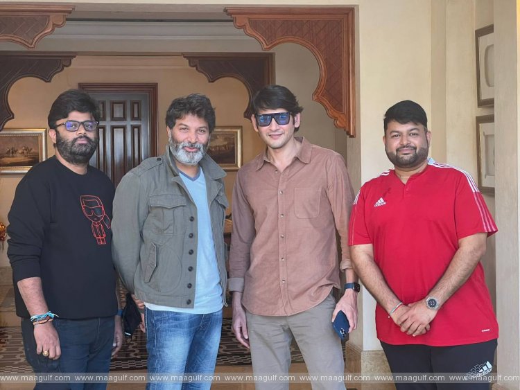 దుబాయ్‌లో భీమ్లా నాయక్ టీమ్‌ని కలిసిన మహేష్ బాబు..