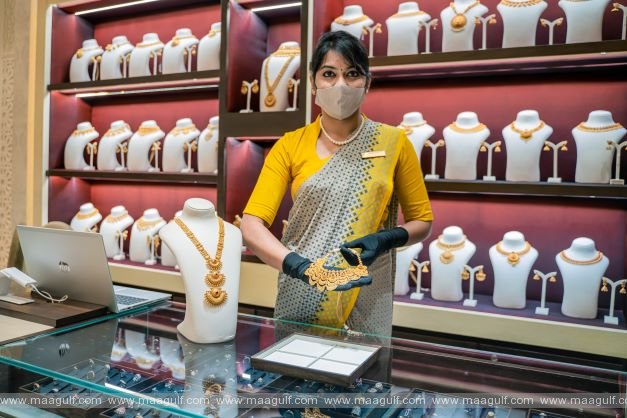 Strike Gold at Tanishq This DSF