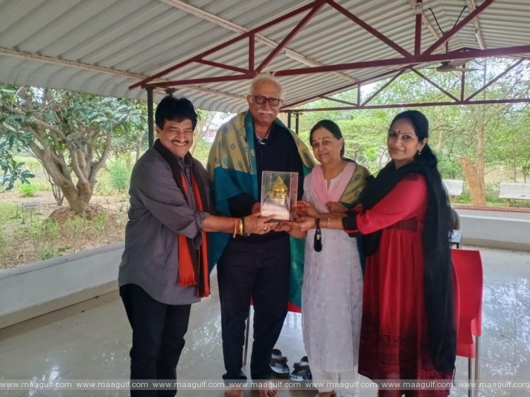 అశోక్ గజపతి రాజు కు \'అంధ్ర వాఙ్మయ పూర్ణకుంభ పురస్కారం\'