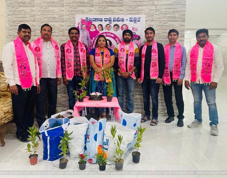1 తెరాస NRI కువైట్ టీం ఆధ్వర్యంలో ఘనంగా కెసిఆర్ పుట్టినరోజు వేడుకలు