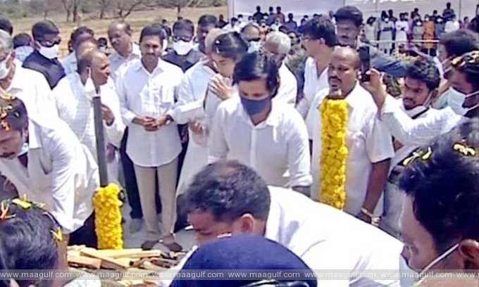 1 ప్రభుత్వ లాంఛనాలతో మేకపాటి గౌతం రెడ్డి అంత్యక్రియలు పూర్తి